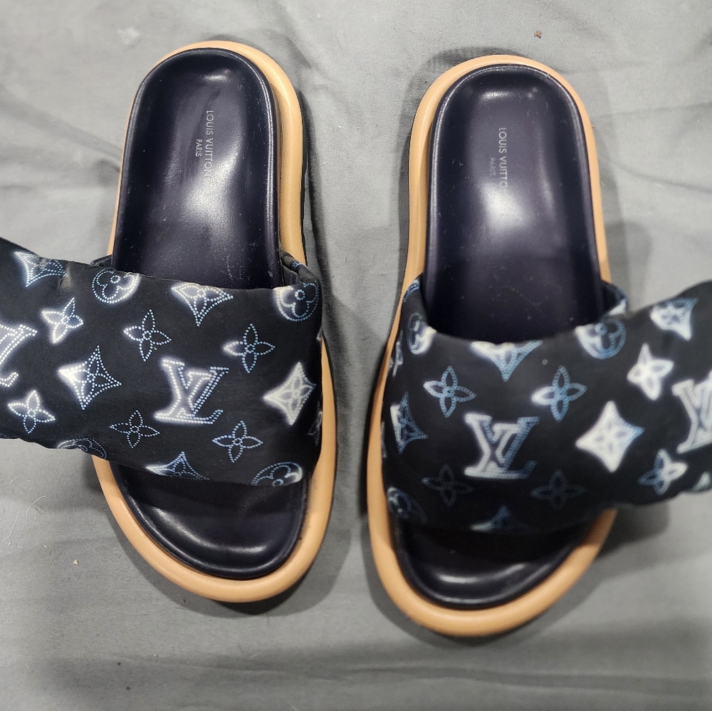 Louis Vuitton Monogram Blue and White Slides